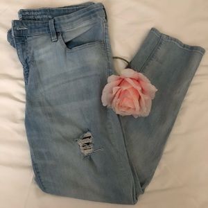 Gap girlfriend (coupe) jeans.